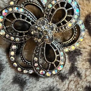 Beautiful dressy pin